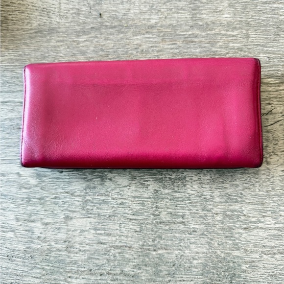 Tod’s Leather Continental Wallet – Burgundy - Picture 9 of 16